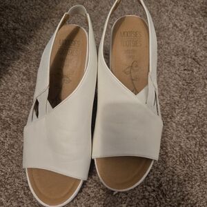Mootsies Tootsies Cream Slingback Wedge